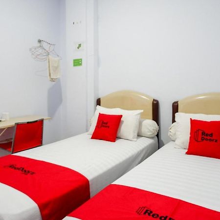 Reddoorz @ Hotel Bravo Pantai Kamali Bau Bau Baubau Ngoại thất bức ảnh