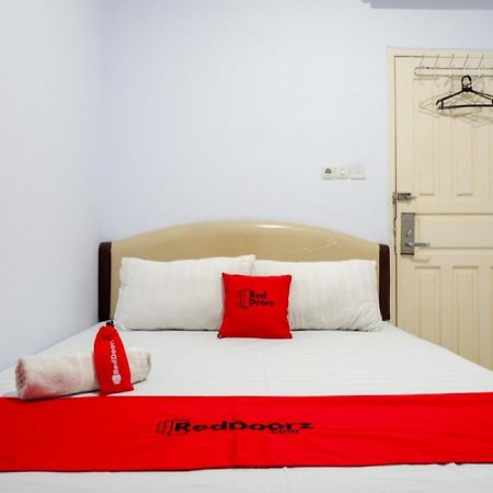 Reddoorz @ Hotel Bravo Pantai Kamali Bau Bau Baubau Ngoại thất bức ảnh