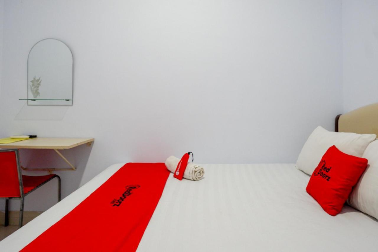 Reddoorz @ Hotel Bravo Pantai Kamali Bau Bau Baubau Ngoại thất bức ảnh