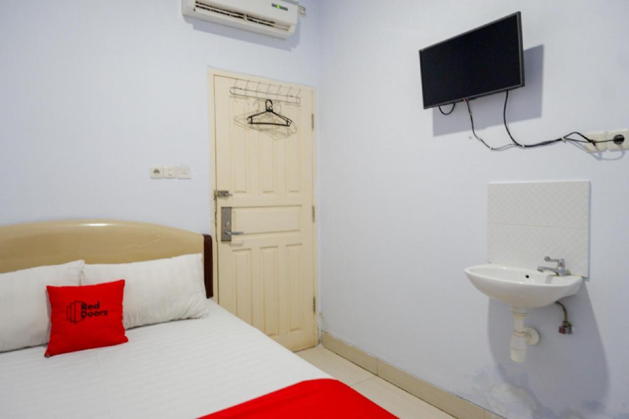 Reddoorz @ Hotel Bravo Pantai Kamali Bau Bau Baubau Ngoại thất bức ảnh
