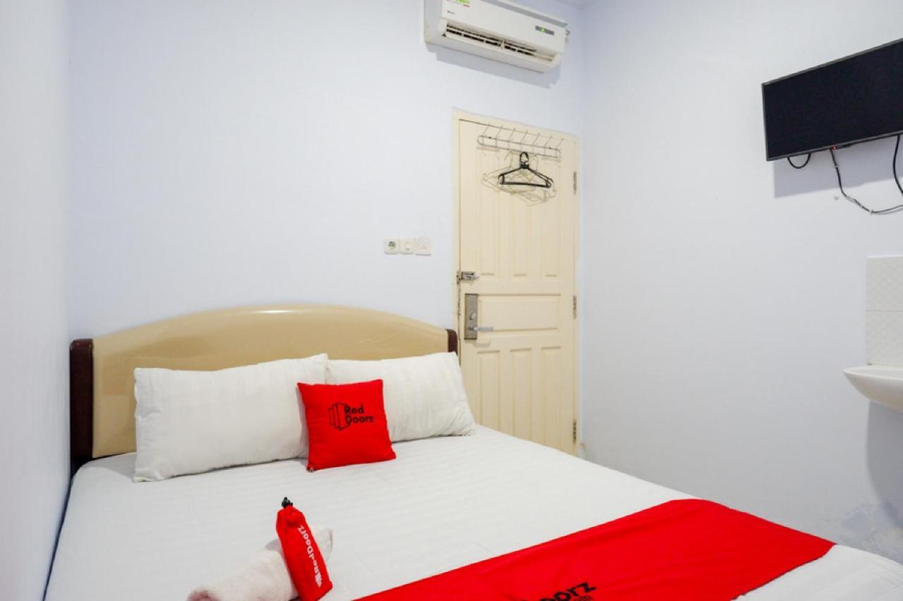 Reddoorz @ Hotel Bravo Pantai Kamali Bau Bau Baubau Ngoại thất bức ảnh