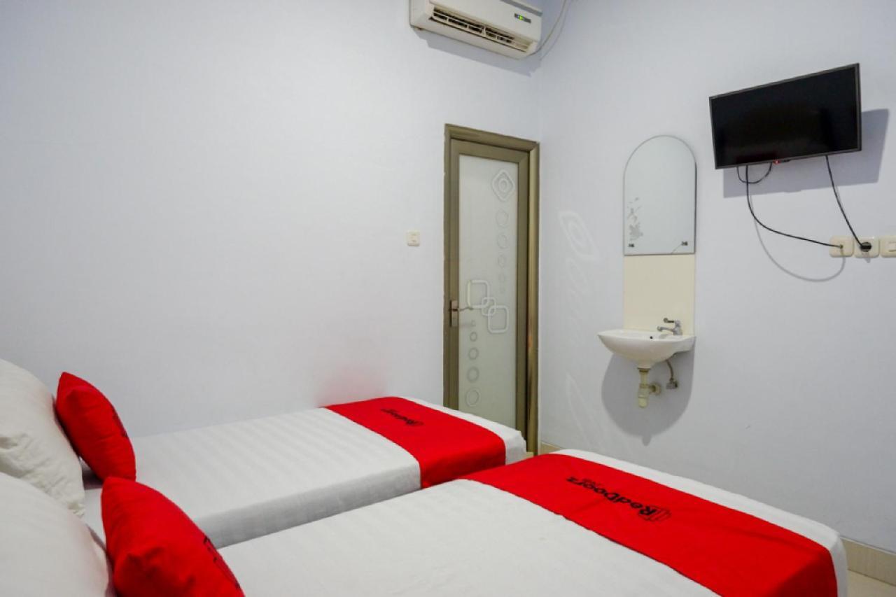 Reddoorz @ Hotel Bravo Pantai Kamali Bau Bau Baubau Ngoại thất bức ảnh