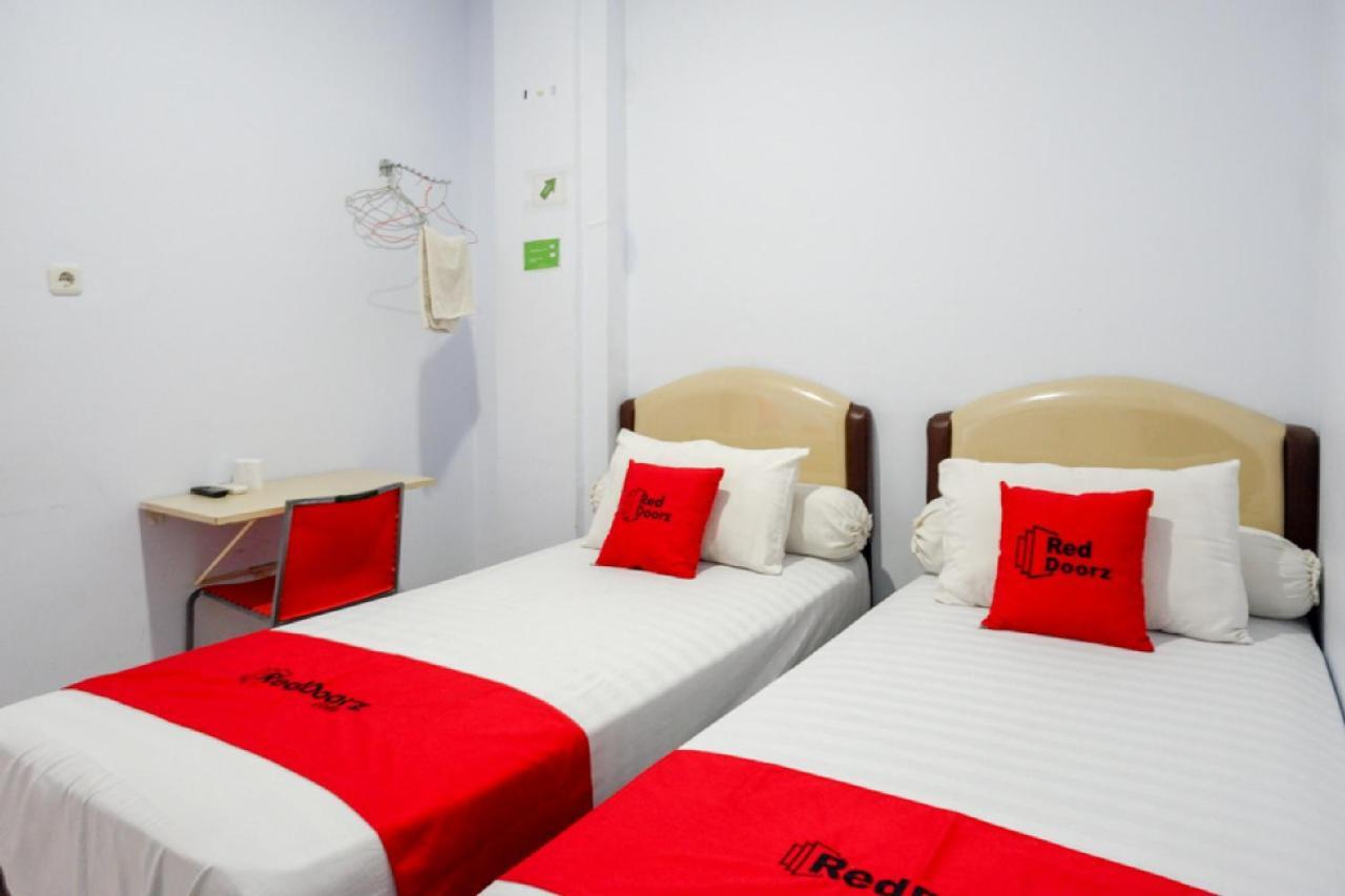 Reddoorz @ Hotel Bravo Pantai Kamali Bau Bau Baubau Ngoại thất bức ảnh
